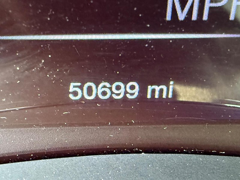 Jeep Grand Cherokee Vehicle Full-screen Gallery Image 32