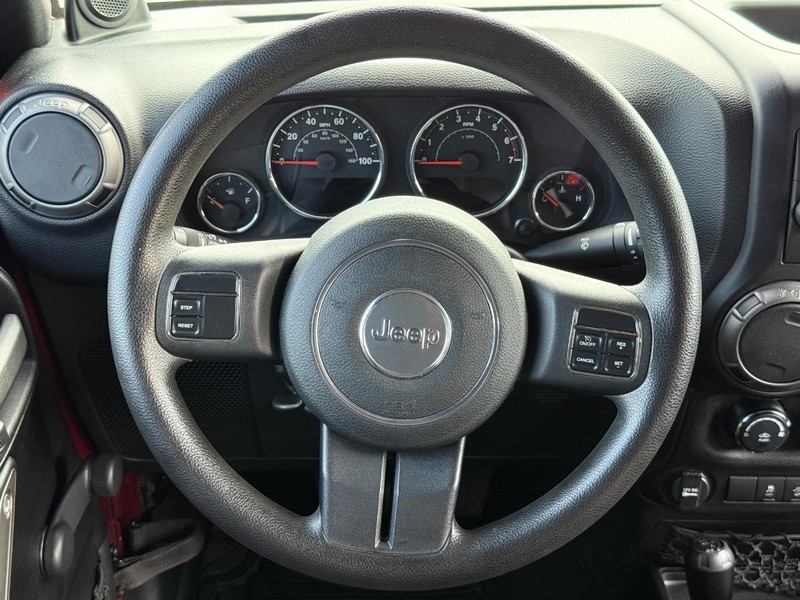 Jeep Wrangler Unlimited Vehicle Full-screen Gallery Image 14