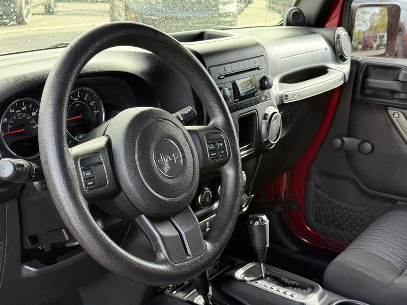 Jeep Wrangler Unlimited Vehicle Full-screen Gallery Image 19