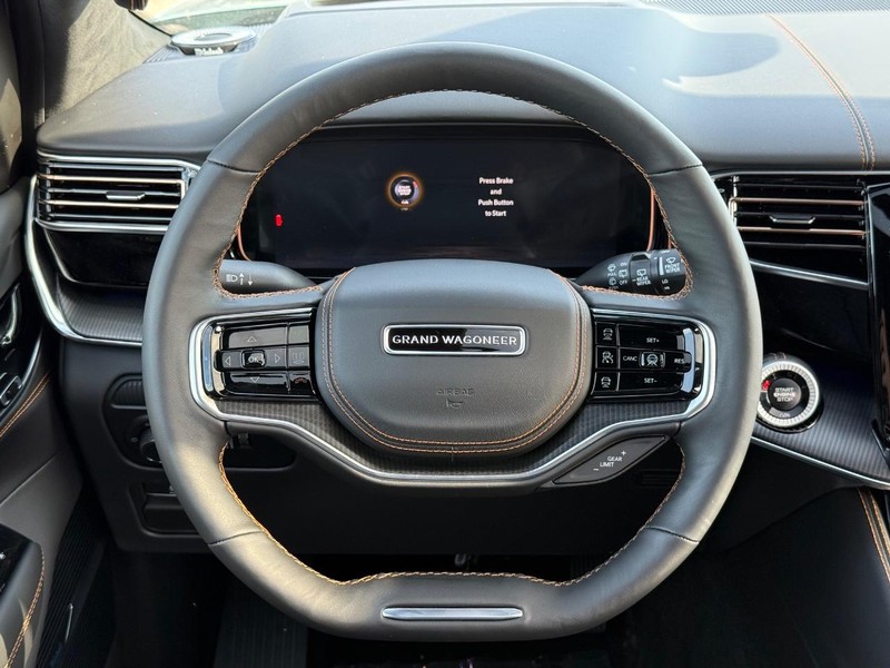 Jeep Grand Wagoneer Vehicle Full-screen Gallery Image 16