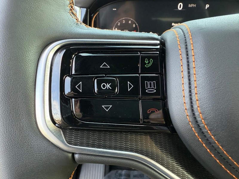 Jeep Grand Wagoneer Vehicle Full-screen Gallery Image 22