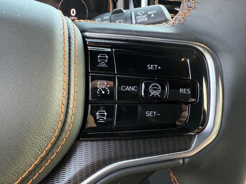 Jeep Grand Wagoneer Vehicle Full-screen Gallery Image 23