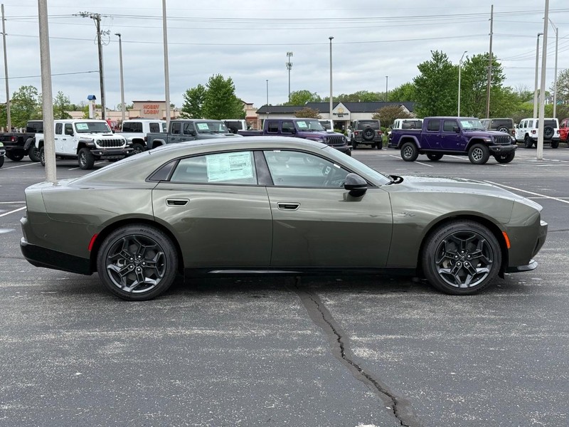 Dodge Charger Vehicle Full-screen Gallery Image 2