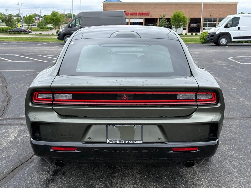 Dodge Charger Vehicle Full-screen Gallery Image 4
