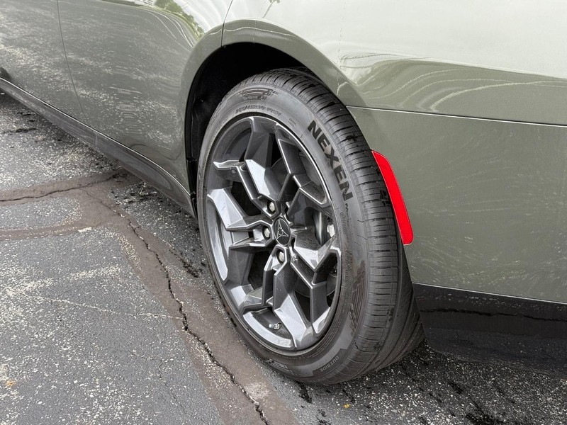 Dodge Charger Vehicle Full-screen Gallery Image 6