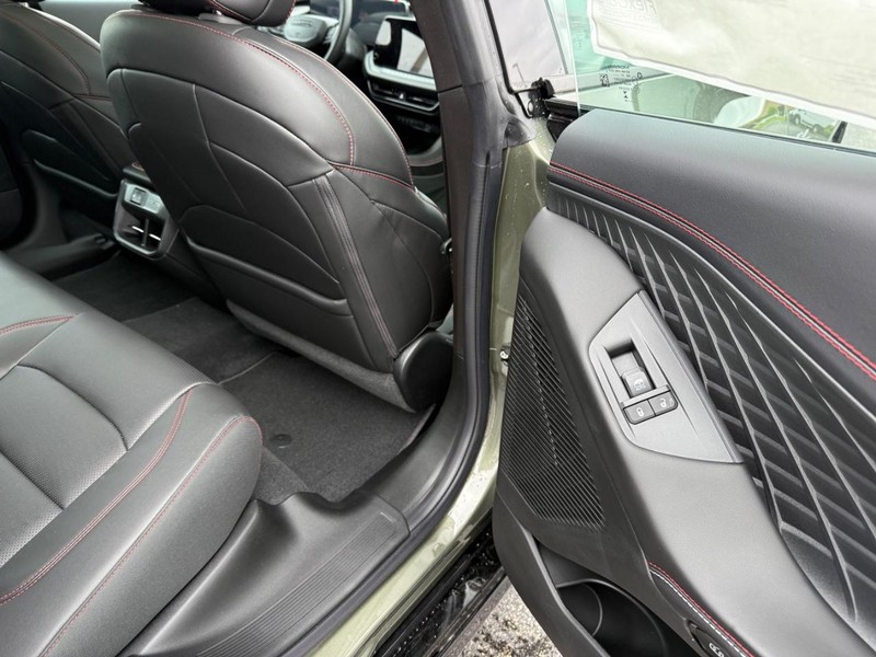 Dodge Charger Vehicle Full-screen Gallery Image 13