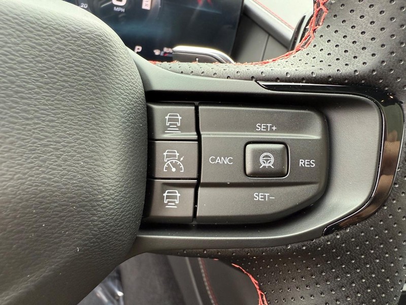 Dodge Charger Vehicle Full-screen Gallery Image 22
