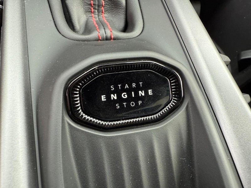 Dodge Charger Vehicle Full-screen Gallery Image 23