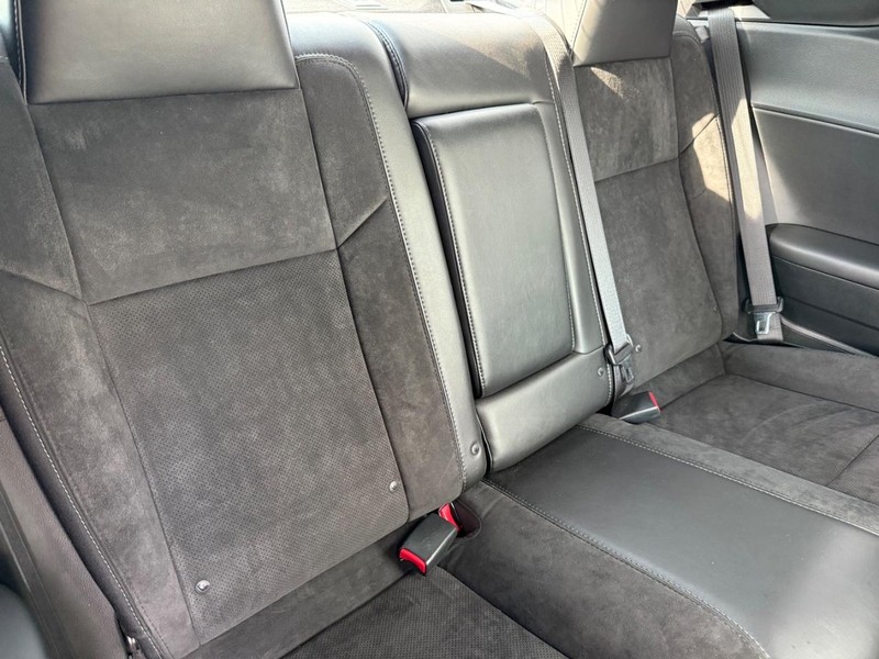 Dodge Challenger Vehicle Full-screen Gallery Image 13