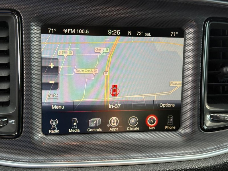 Dodge Challenger Vehicle Full-screen Gallery Image 21