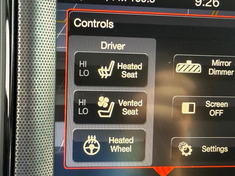 Dodge Challenger Vehicle Full-screen Gallery Image 22