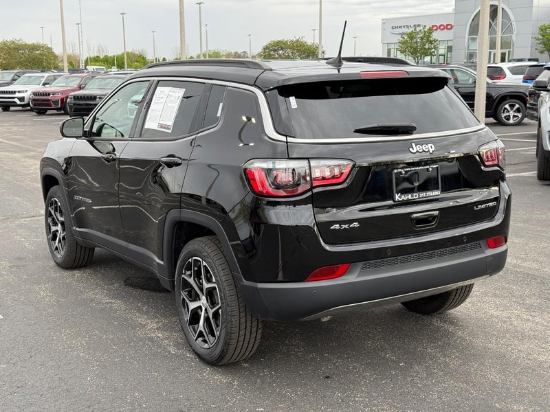 Jeep Compass Vehicle Full-screen Gallery Image 5