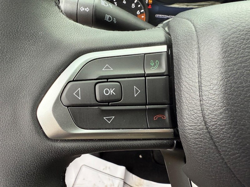 Jeep Compass Vehicle Full-screen Gallery Image 20