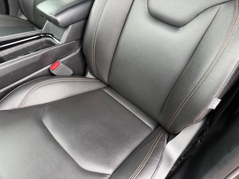 Jeep Compass Vehicle Full-screen Gallery Image 30