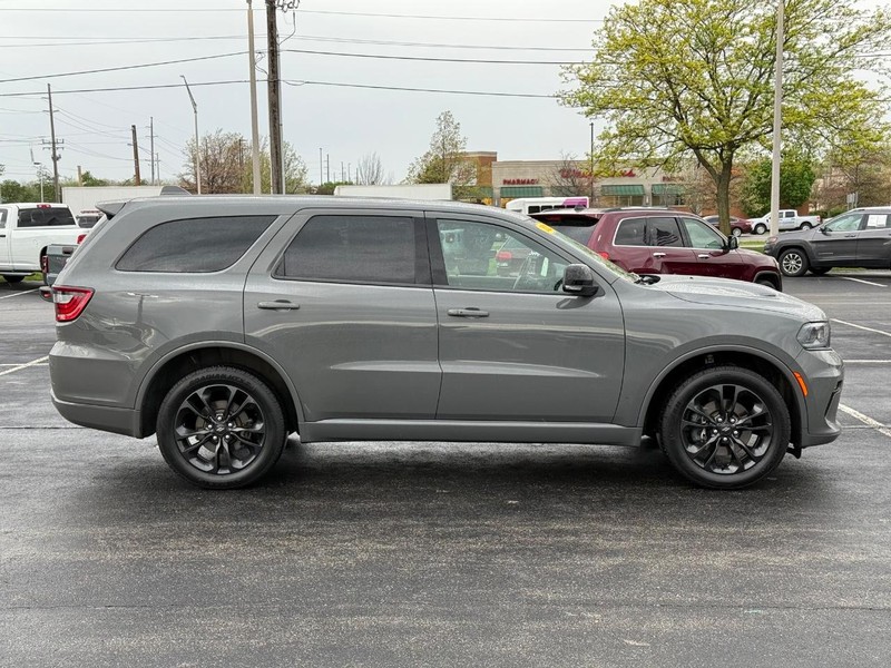 Dodge Durango Vehicle Full-screen Gallery Image 2