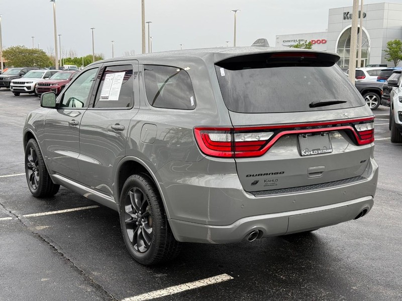 Dodge Durango Vehicle Full-screen Gallery Image 5