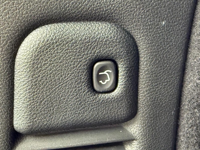 Dodge Durango Vehicle Full-screen Gallery Image 8