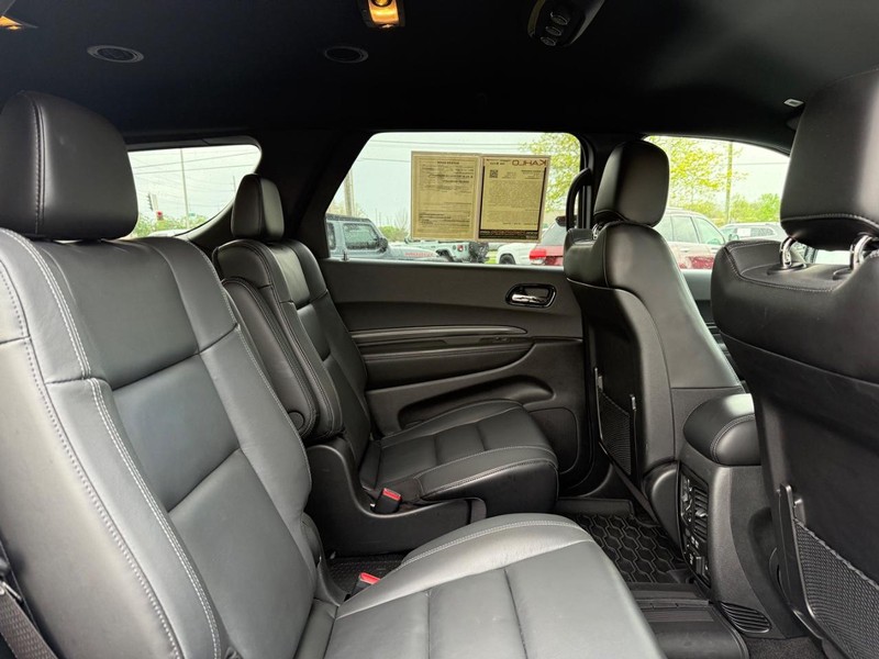Dodge Durango Vehicle Full-screen Gallery Image 12