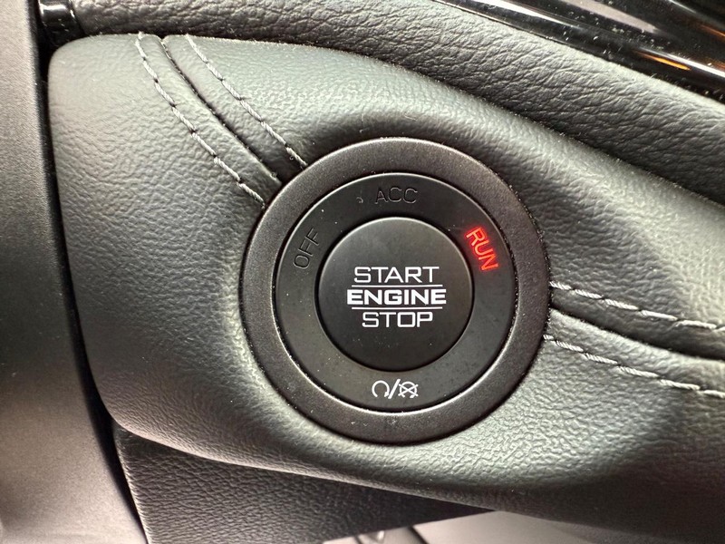 Dodge Durango Vehicle Full-screen Gallery Image 23