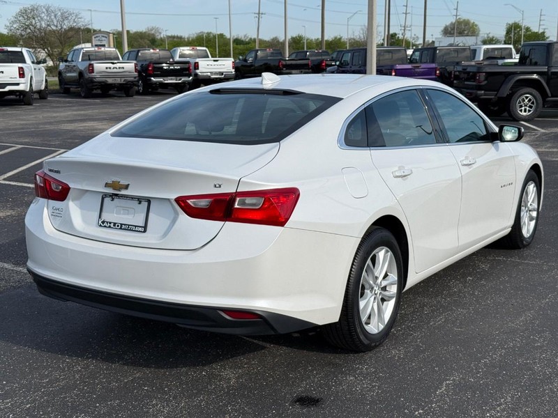 Chevrolet Malibu Vehicle Full-screen Gallery Image 03