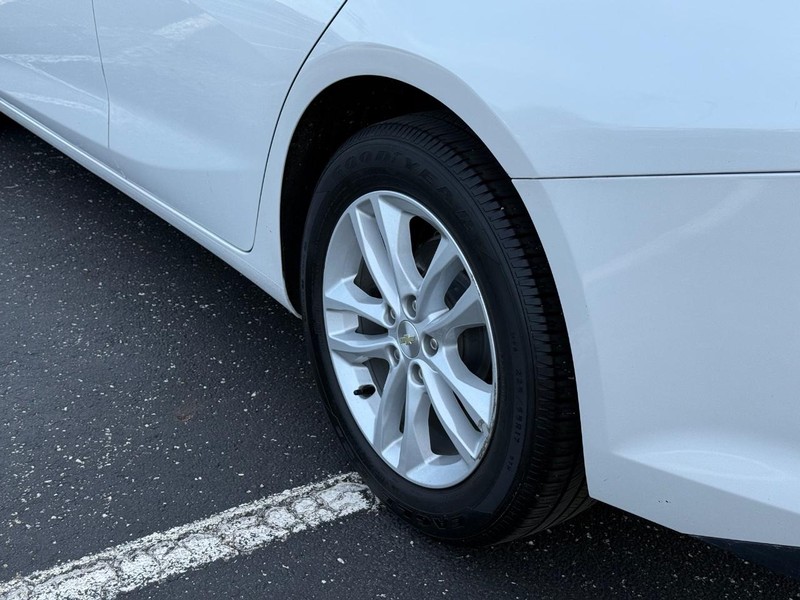 Chevrolet Malibu Vehicle Full-screen Gallery Image 06