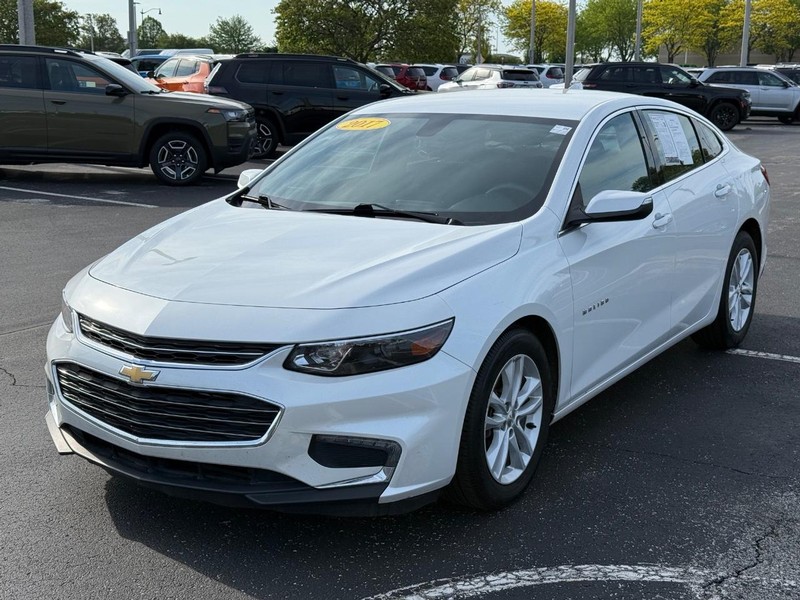 Chevrolet Malibu Vehicle Full-screen Gallery Image 08