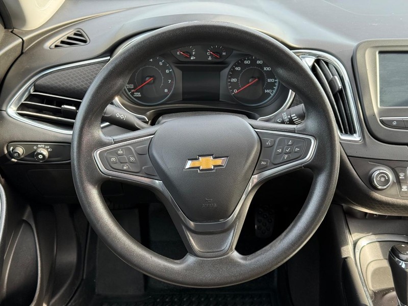 Chevrolet Malibu Vehicle Full-screen Gallery Image 13