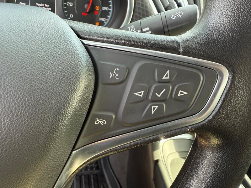 Chevrolet Malibu Vehicle Full-screen Gallery Image 20