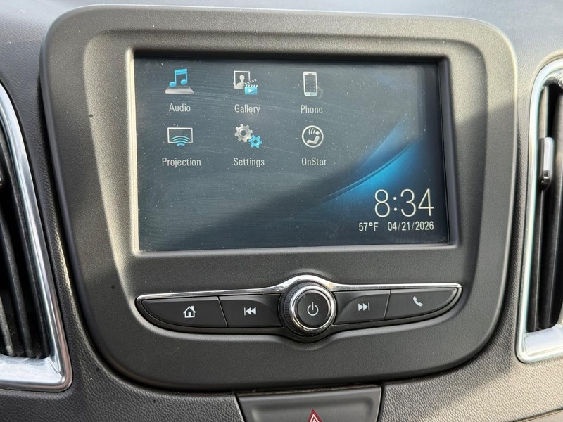 Chevrolet Malibu Vehicle Full-screen Gallery Image 22