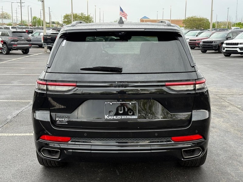 Jeep Grand Cherokee Vehicle Full-screen Gallery Image 4