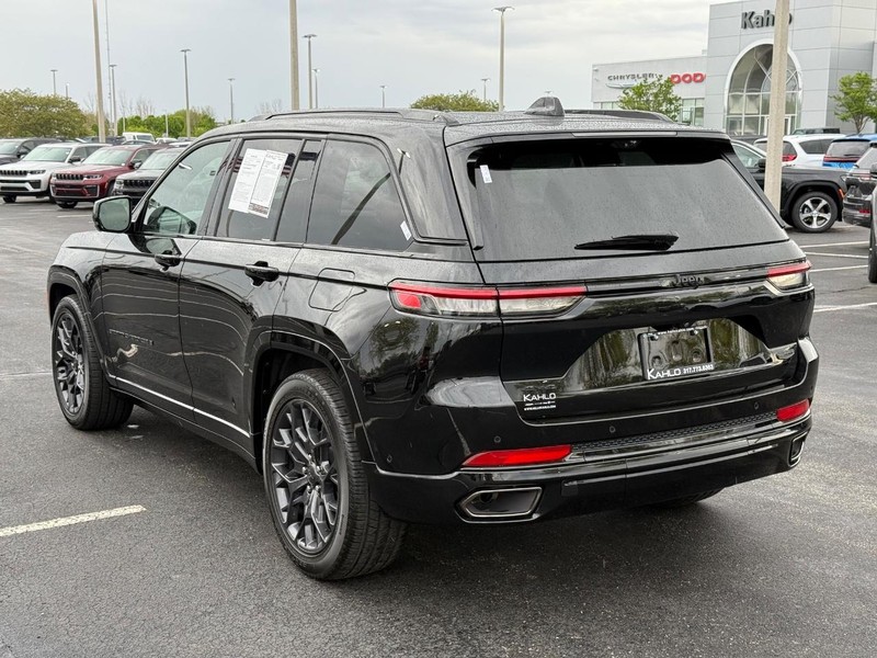 Jeep Grand Cherokee Vehicle Full-screen Gallery Image 5