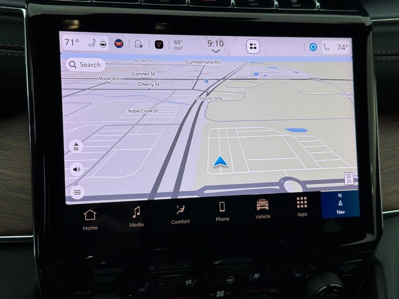 Jeep Grand Cherokee Vehicle Full-screen Gallery Image 26