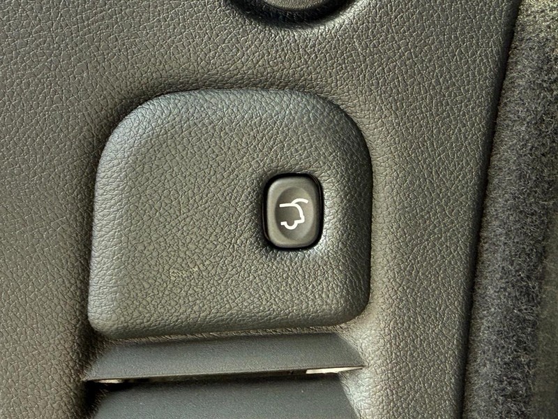 Dodge Durango Vehicle Full-screen Gallery Image 8