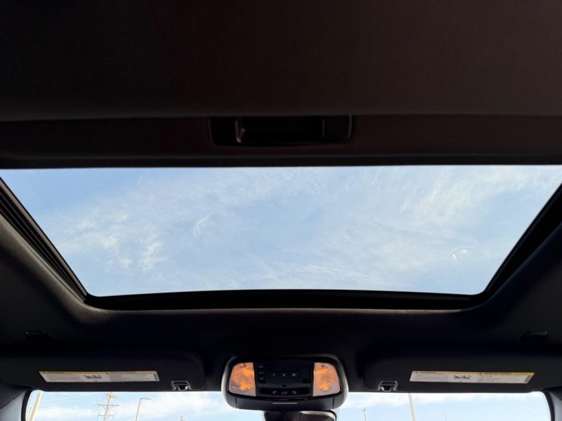 Dodge Durango Vehicle Full-screen Gallery Image 14