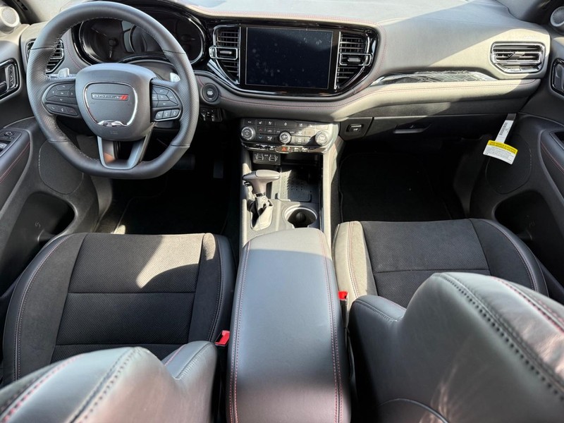 Dodge Durango Vehicle Full-screen Gallery Image 15