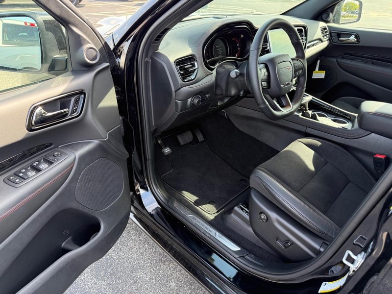 Dodge Durango Vehicle Full-screen Gallery Image 19