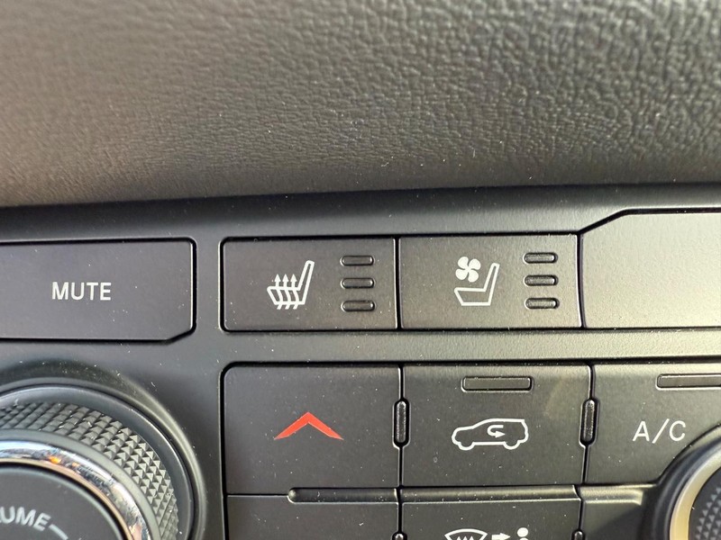 Dodge Durango Vehicle Full-screen Gallery Image 25