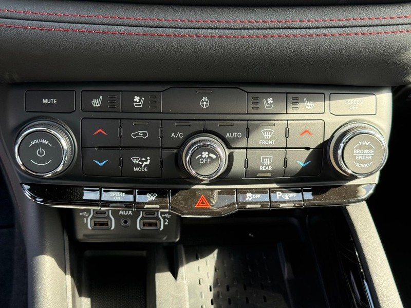 Dodge Durango Vehicle Full-screen Gallery Image 28