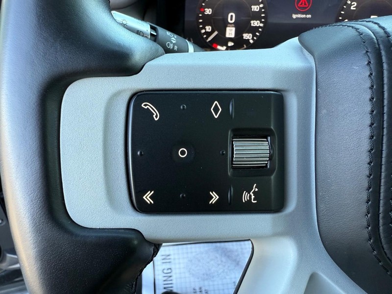 Land Rover Defender Vehicle Full-screen Gallery Image 19
