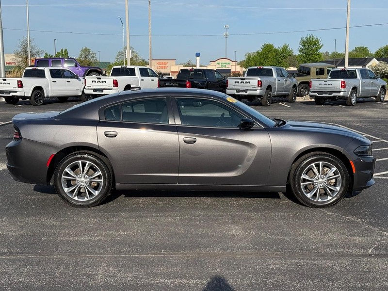 Dodge Charger Vehicle Full-screen Gallery Image 02
