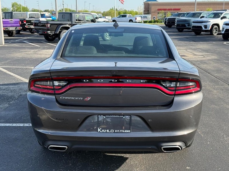 Dodge Charger Vehicle Full-screen Gallery Image 04