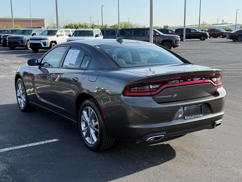 Dodge Charger Vehicle Full-screen Gallery Image 05