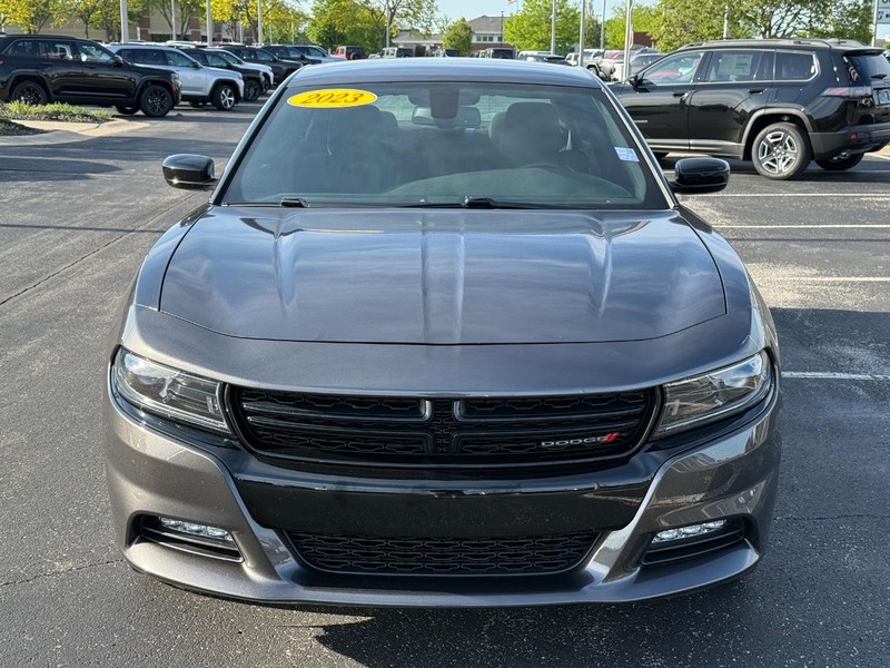 Dodge Charger Vehicle Full-screen Gallery Image 09