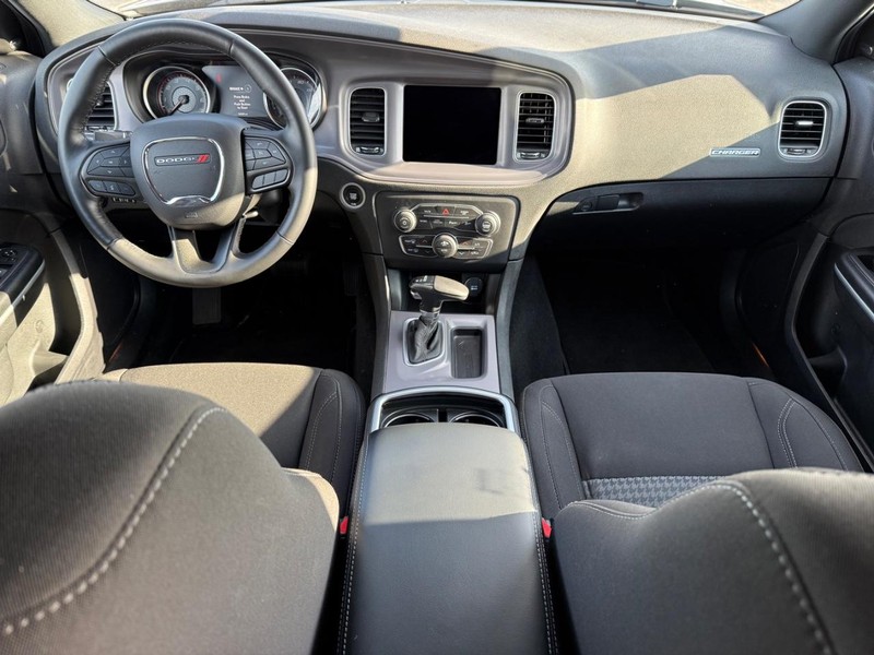 Dodge Charger Vehicle Full-screen Gallery Image 12