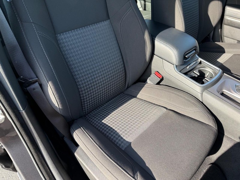 Dodge Charger Vehicle Full-screen Gallery Image 15