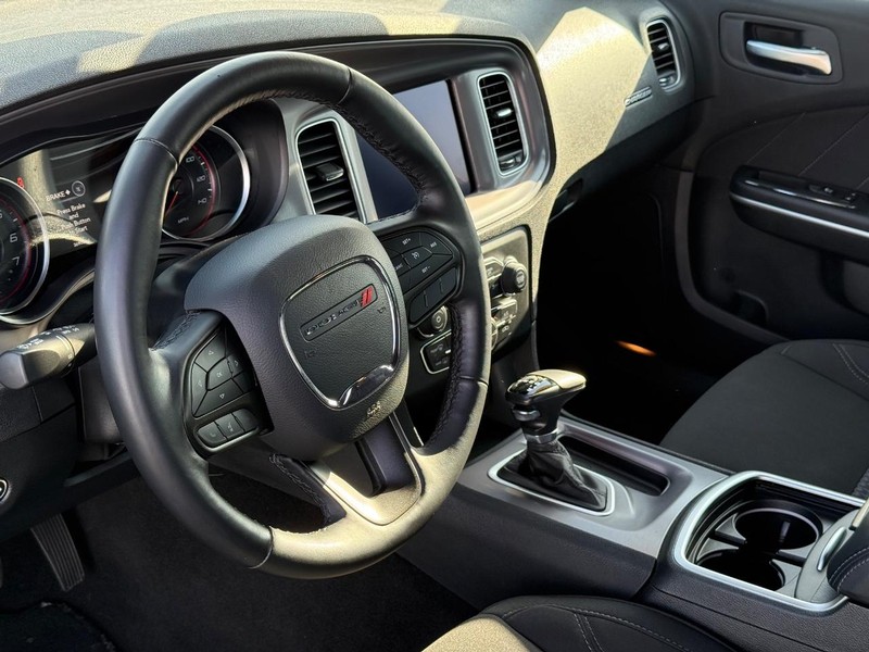 Dodge Charger Vehicle Full-screen Gallery Image 18