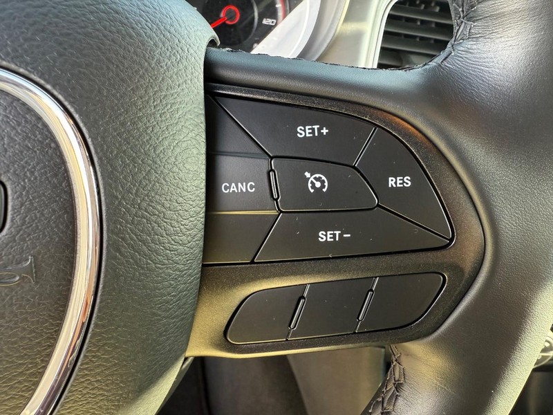 Dodge Charger Vehicle Full-screen Gallery Image 20