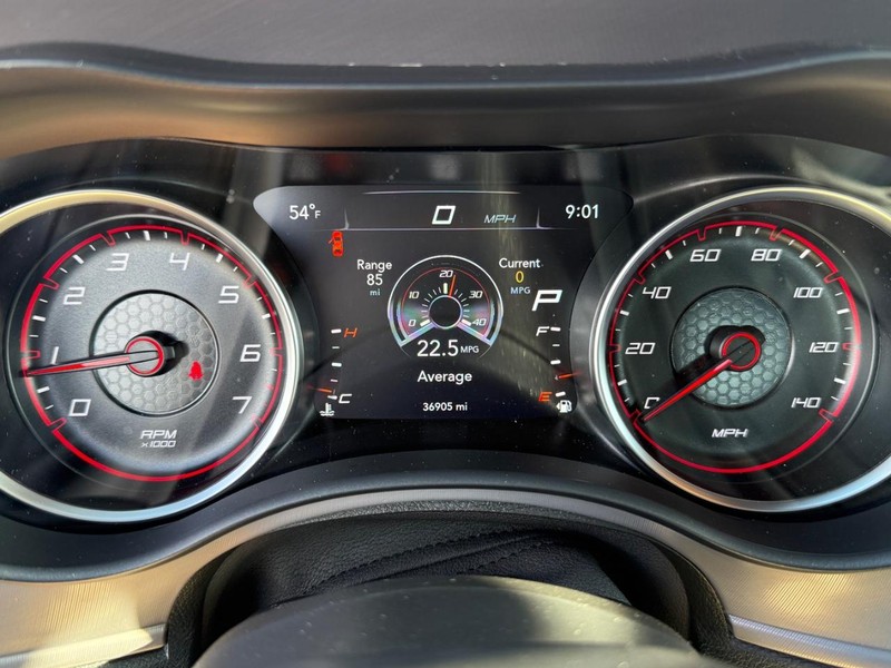 Dodge Charger Vehicle Full-screen Gallery Image 28