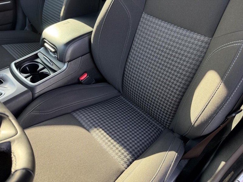 Dodge Charger Vehicle Full-screen Gallery Image 30