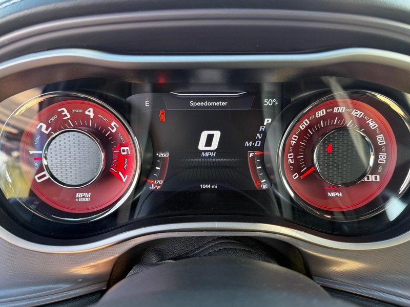 Dodge Challenger Vehicle Full-screen Gallery Image 27